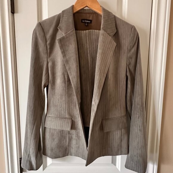 le chateau Dresses & Skirts - Le Chateau Grey Pencil Skirt And Jacket Suit Set - ( Size 3/4 ) New